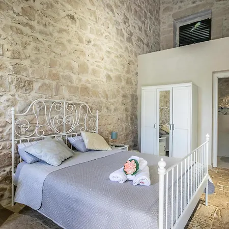 In With Outdoor Swimming Pool Ragusa